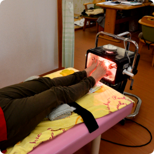 足裏への光線照射